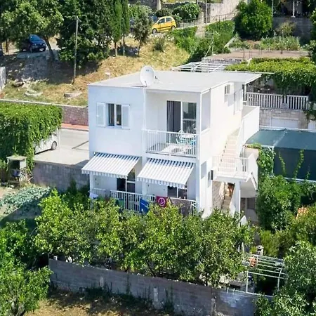 Grljevic 3* Mlini