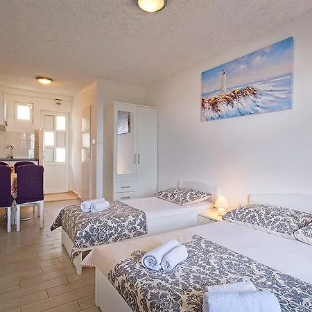 Guest house Grljevic 3*